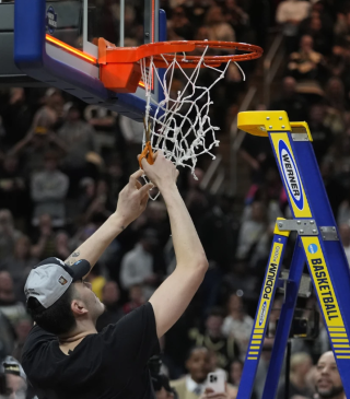 No ladder needed for Edey